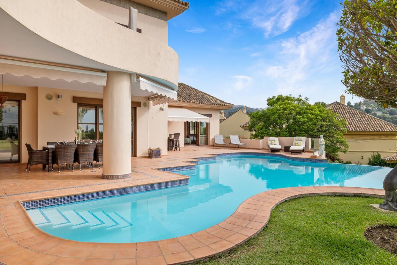 Luxury Villa Robledal By Mabiente - Views Of The Sea And The Golf Course Marbella Exterior photo
